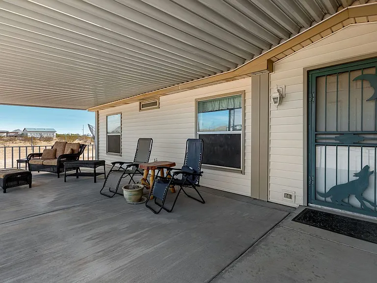 16697 W Hopi Dr — Photo 4