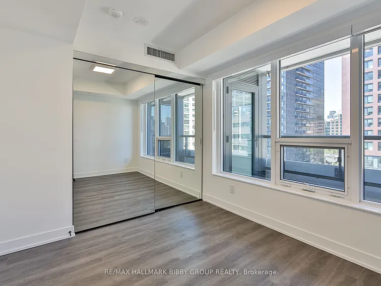 609 Sherbourne St #803 — Photo 15