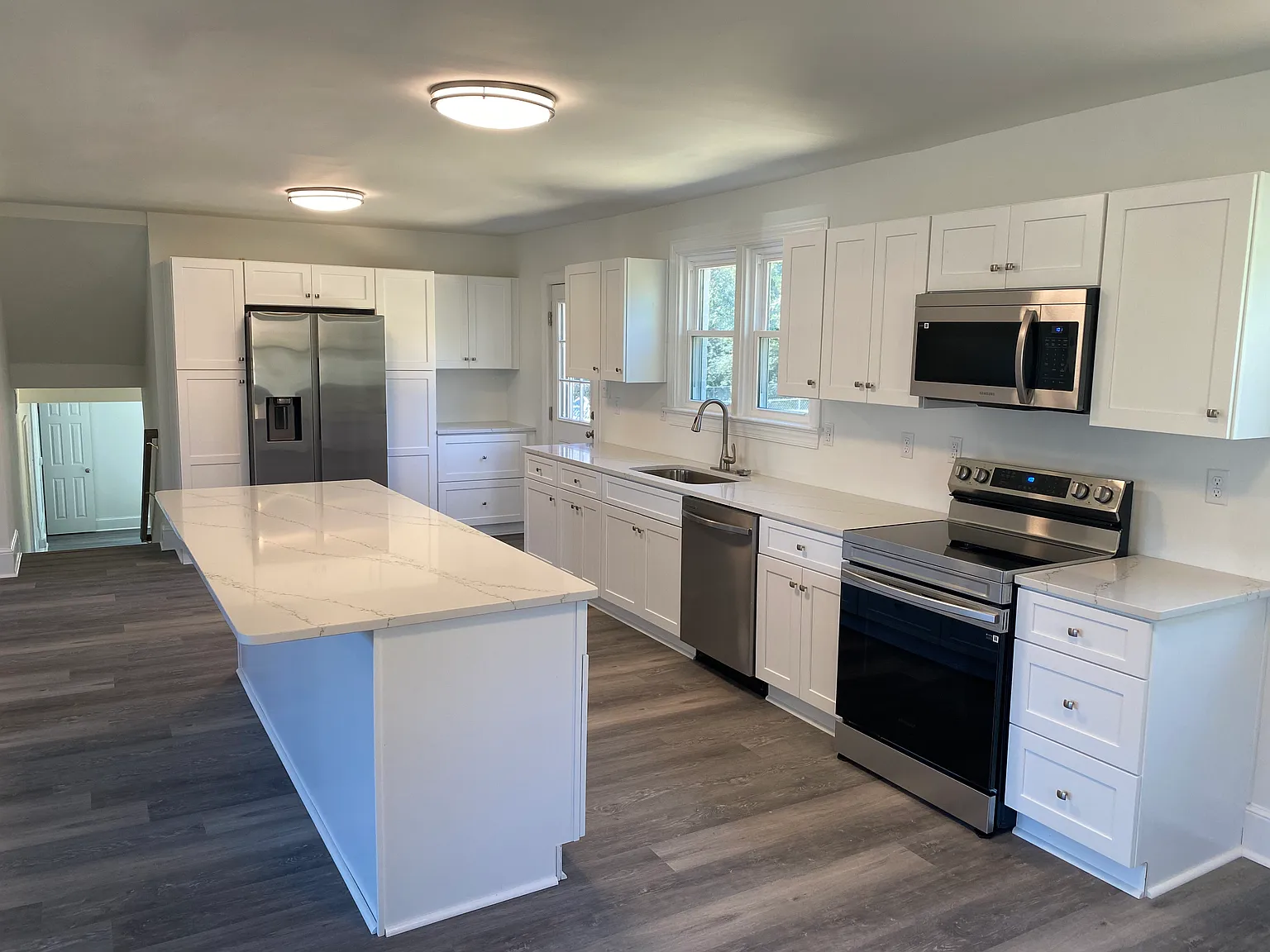 4 bed, 2310 sqft, $2,500 — Photo 4