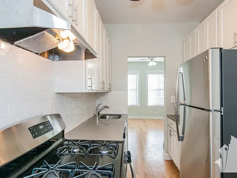 1924 W Winona St #1 — Photo 10