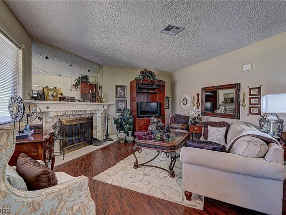 4th image of 1109 N Buffalo Dr APT 202