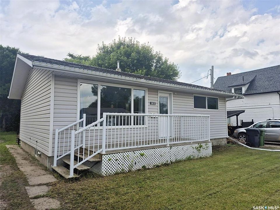 1st image of 161 Darlington STREET E