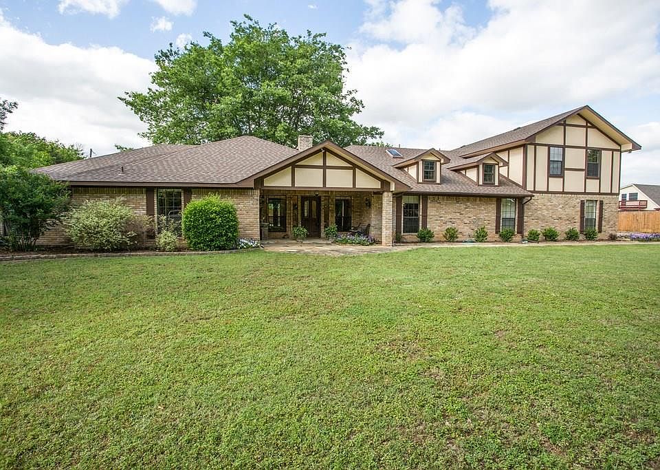 1st image of 411 Cross Timbers Dr