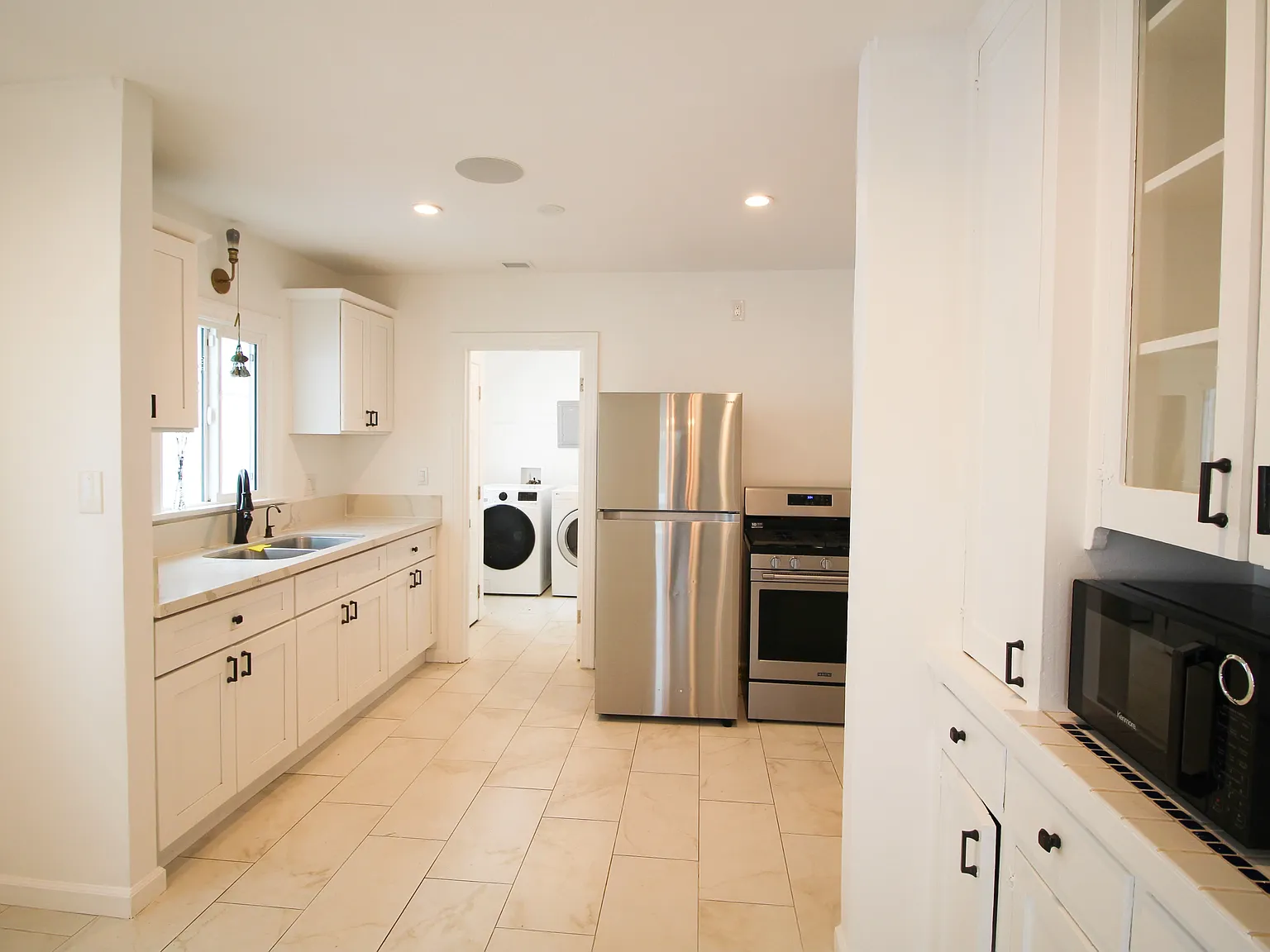 3 bed, 1236 sqft, $4,800 — Photo 2