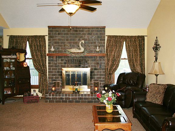 2nd image of 4305 Rainbow Ct