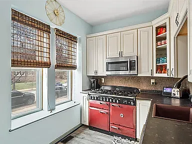5171 Waterman Blvd #A — Photo 4
