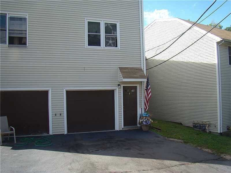 1st image of 10 Burleigh St APT 4L