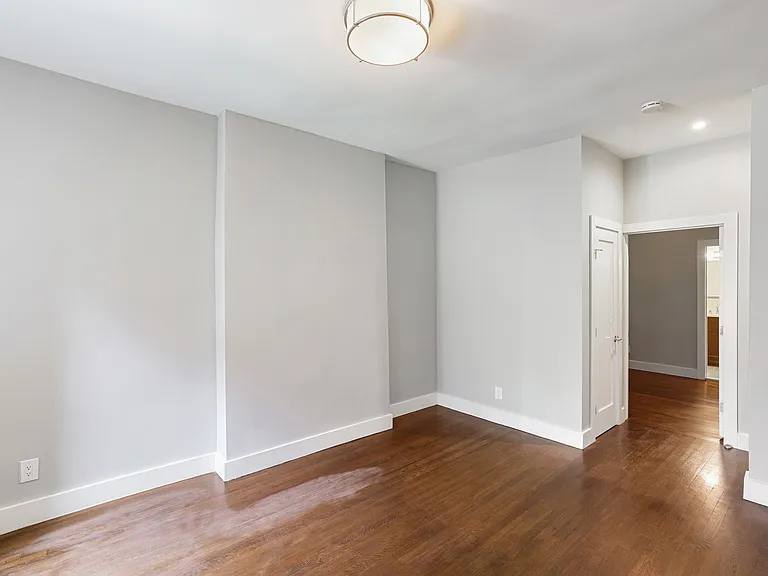510 E 88th St #2D — Photo 3