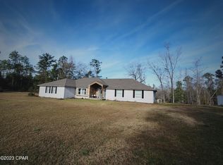 2145 Courdt Ln, Marianna, FL 32448