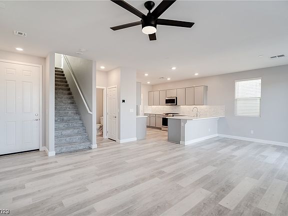 4th image of 9606 Eamont River St