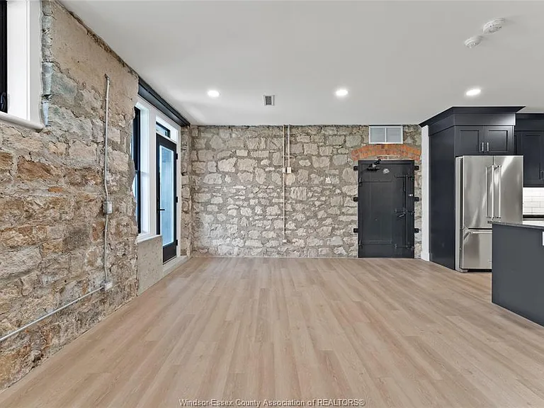 247 Brock St #102 — Photo 19