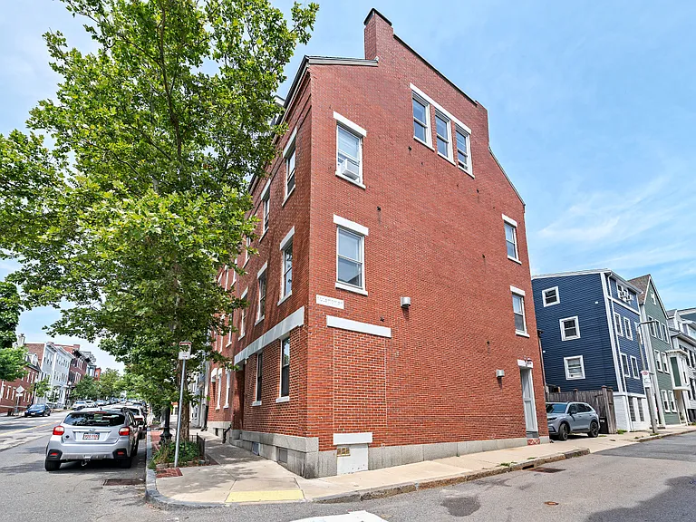 249 Bunker Hill St #1F — Photo 10