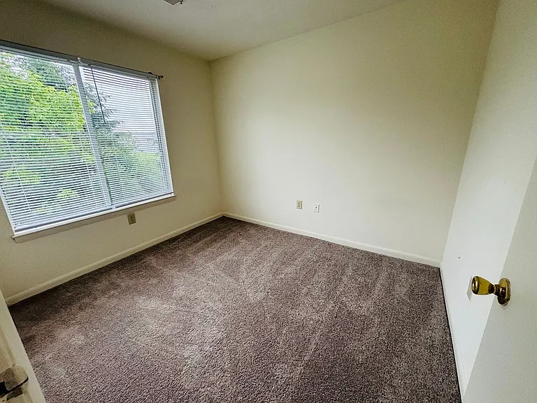 1204C University Ter — Photo 13
