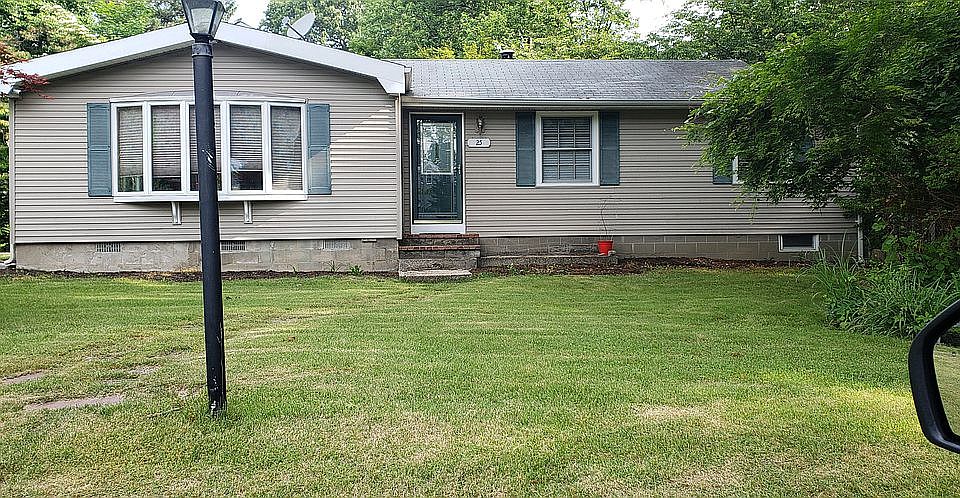 1st image of 25 Frank Ave