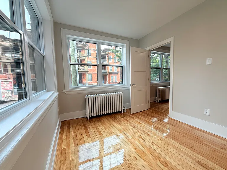 325 Cooper St — Photo 8