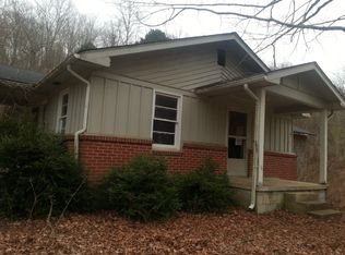 590 Leath Chapel Rd, Bethpage, TN 37022