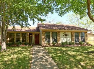 1222 Meandering Way, Garland, TX 75040