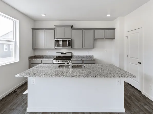 7371 27th St, Greeley, CO 80634