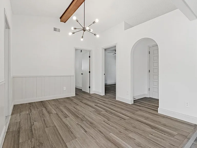 2404 Kentfield Ln — Photo 7