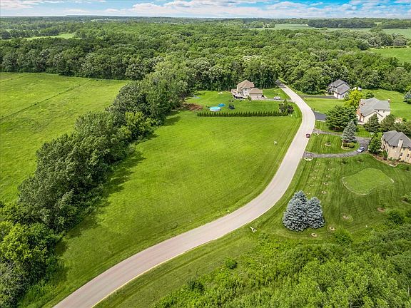3rd image of 11217 Hill Crest Ln