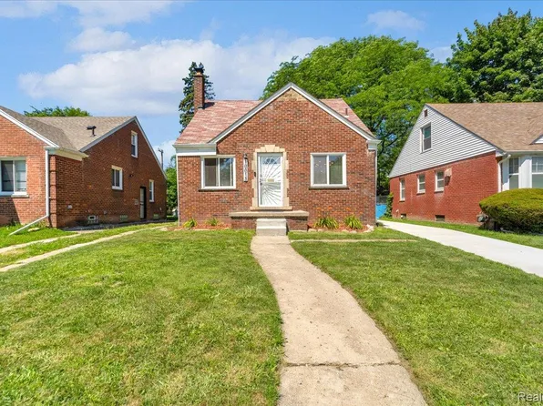 10013 Warwick St, Detroit, MI 48228