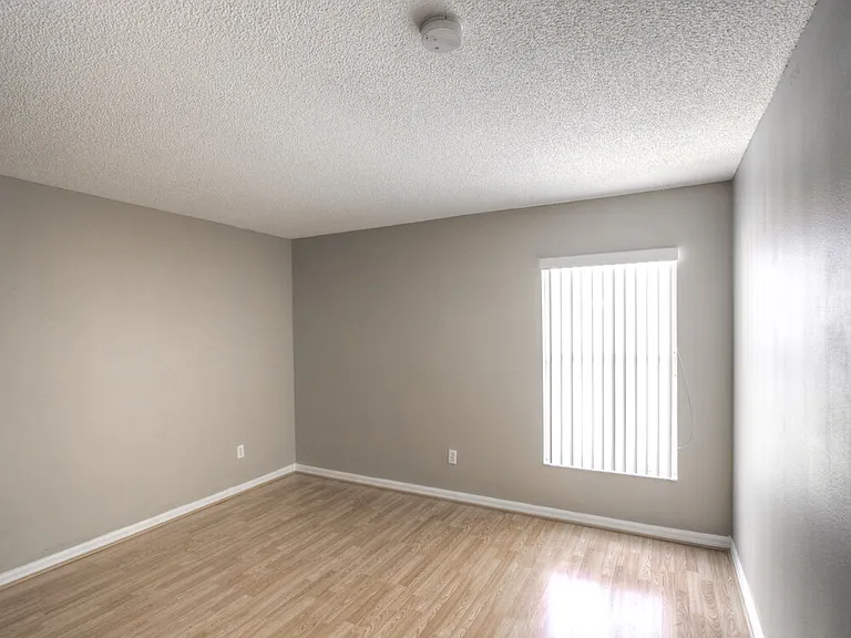 12916 Los Alamitos Court — Photo 8
