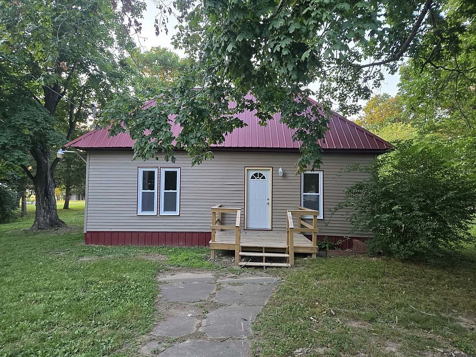 1st image of 602 W Cherry St
