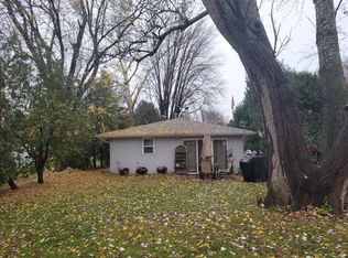 5121 Island View Dr, Oshkosh, WI 54901
