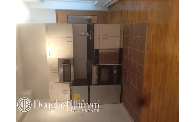 Rented by Douglas Elliman | media 11