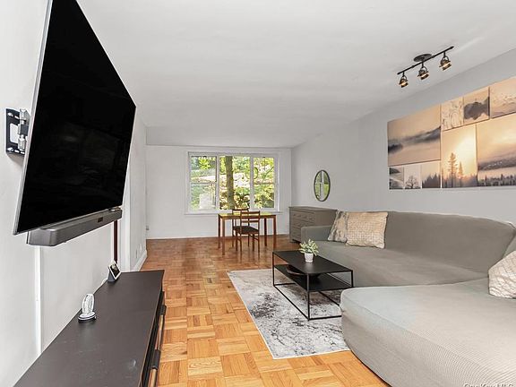 4th image of 110 Dehaven Drive #120