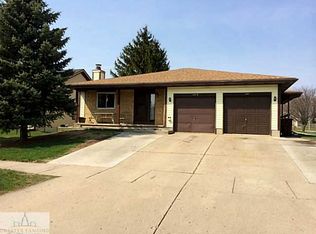 1104 S Chimney Hill Dr, Dewitt, MI 48820