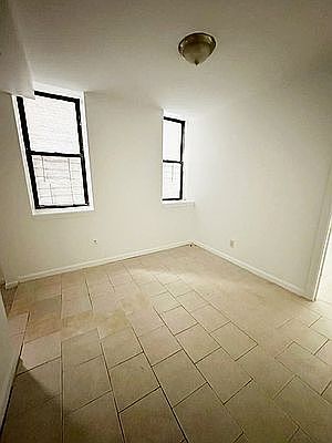 2nd image of 28 Saint Nicholas Pl