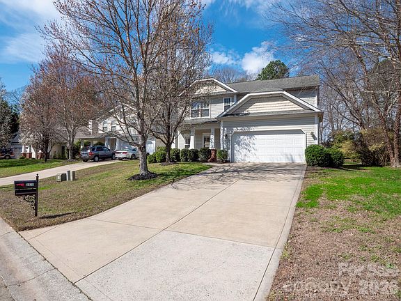 3rd image of 2029 Trace Creek Dr