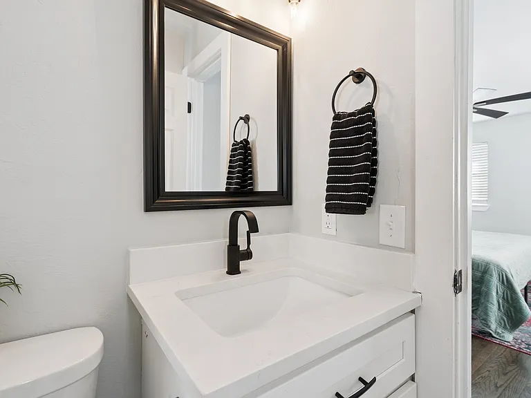 4104 NW 59th St — Photo 25