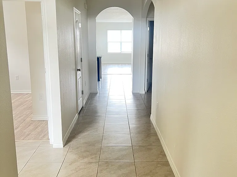 397 Corso Loop — Photo 6