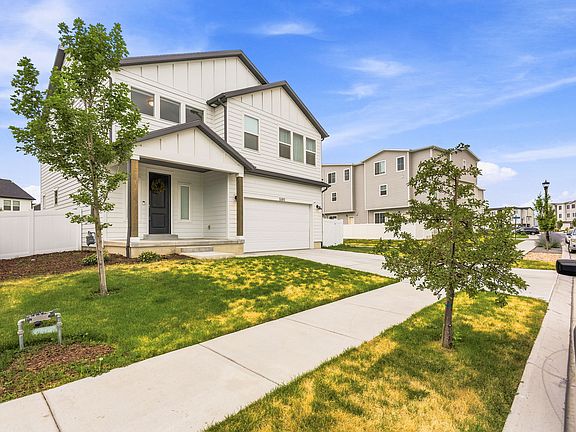 4th image of 5197 N Folkstone Dr