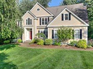 5 Rosewell Rd, Bedford, NH 03110