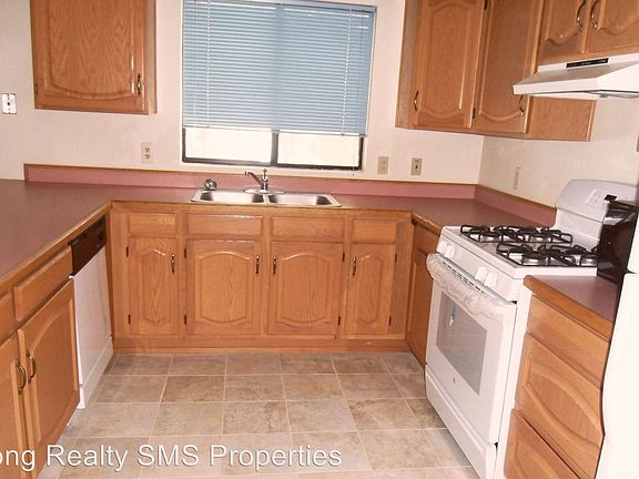 3rd image of 2681 Southridge St
