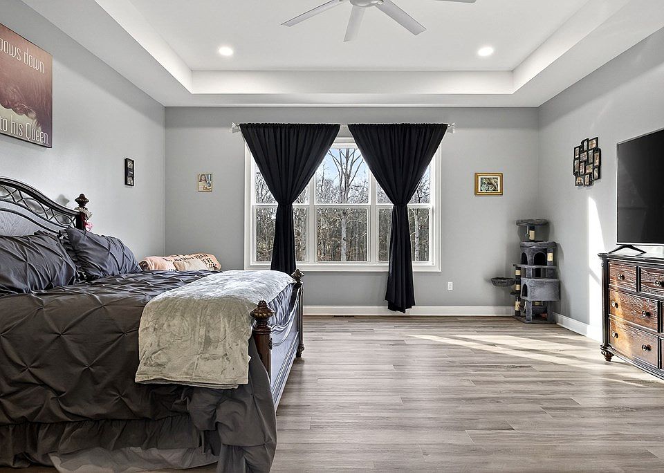 27th image of 377 Margot Dr