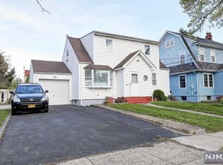 35 Florence Pl, Elmwood Park, NJ 07407