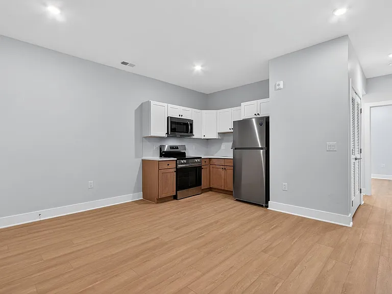 822 N 40th St — Photo 18