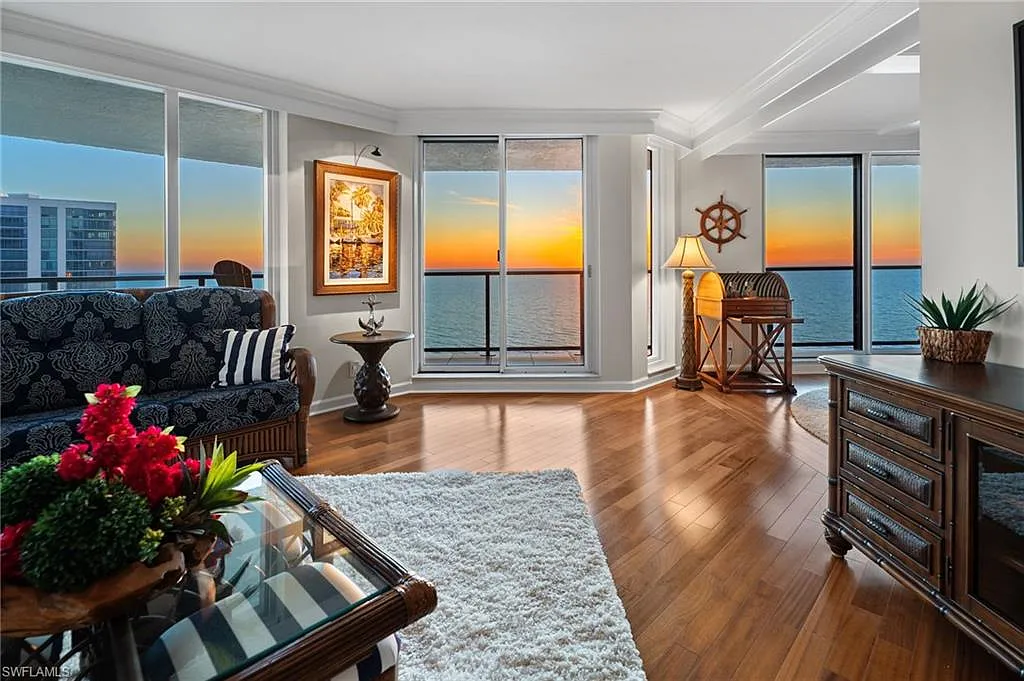 2 bed, 3.0 bath, 2019 sqft, $20,000 — Photo 2