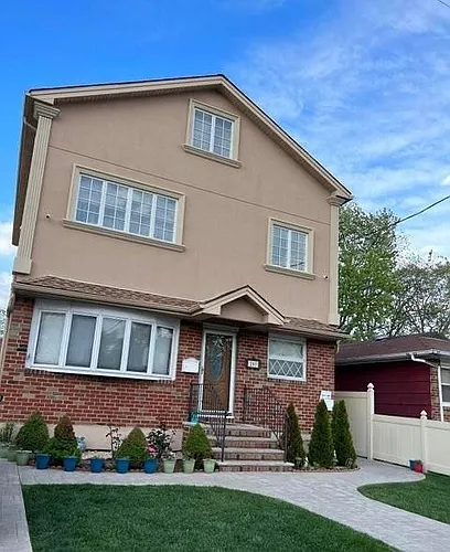 207 Dongan Hills Ave Photo 1