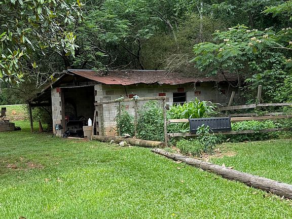 3rd image of 3219 Moina Michael Rd