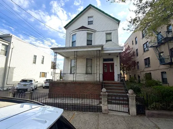 927 18th Street image 1 of 32