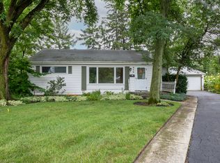 218 Parkview Rd, Glenview, IL 60025