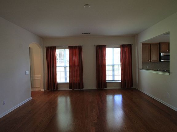 5th image of 6527 Carolina Commons Dr