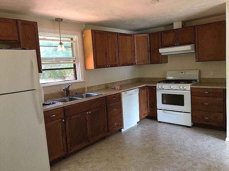 2nd image of 220 Glad Valley Dr