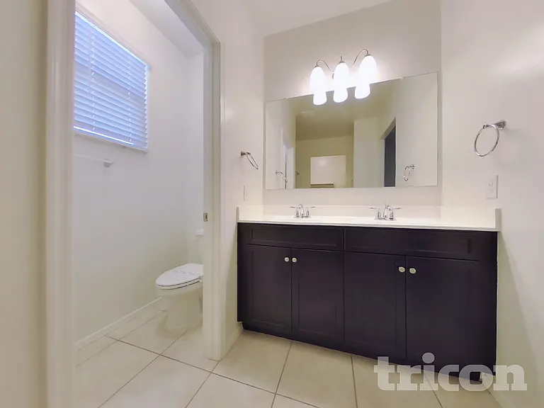 30900 W Picadilly Rd — Photo 9