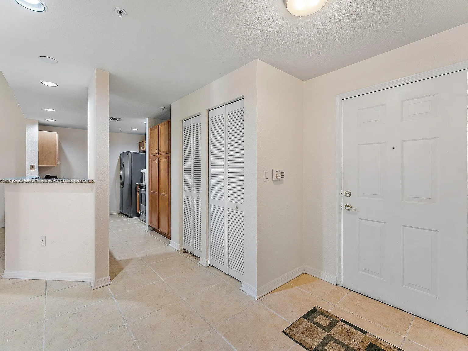 3 bed, 2.0 bath, 1433 sqft, $3,750 — Photo 4